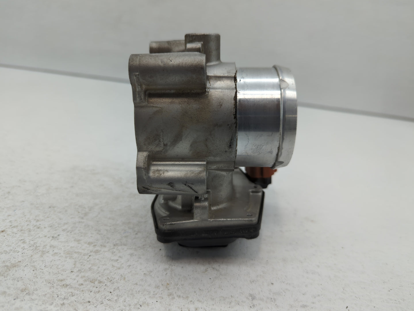 2017-2019 Ford Escape Throttle Body P/N:DS7G-9F991-BB Fits Fits 2014 2015 2016 2017 2018 2019 2020 OEM Used Auto Parts - Oem
