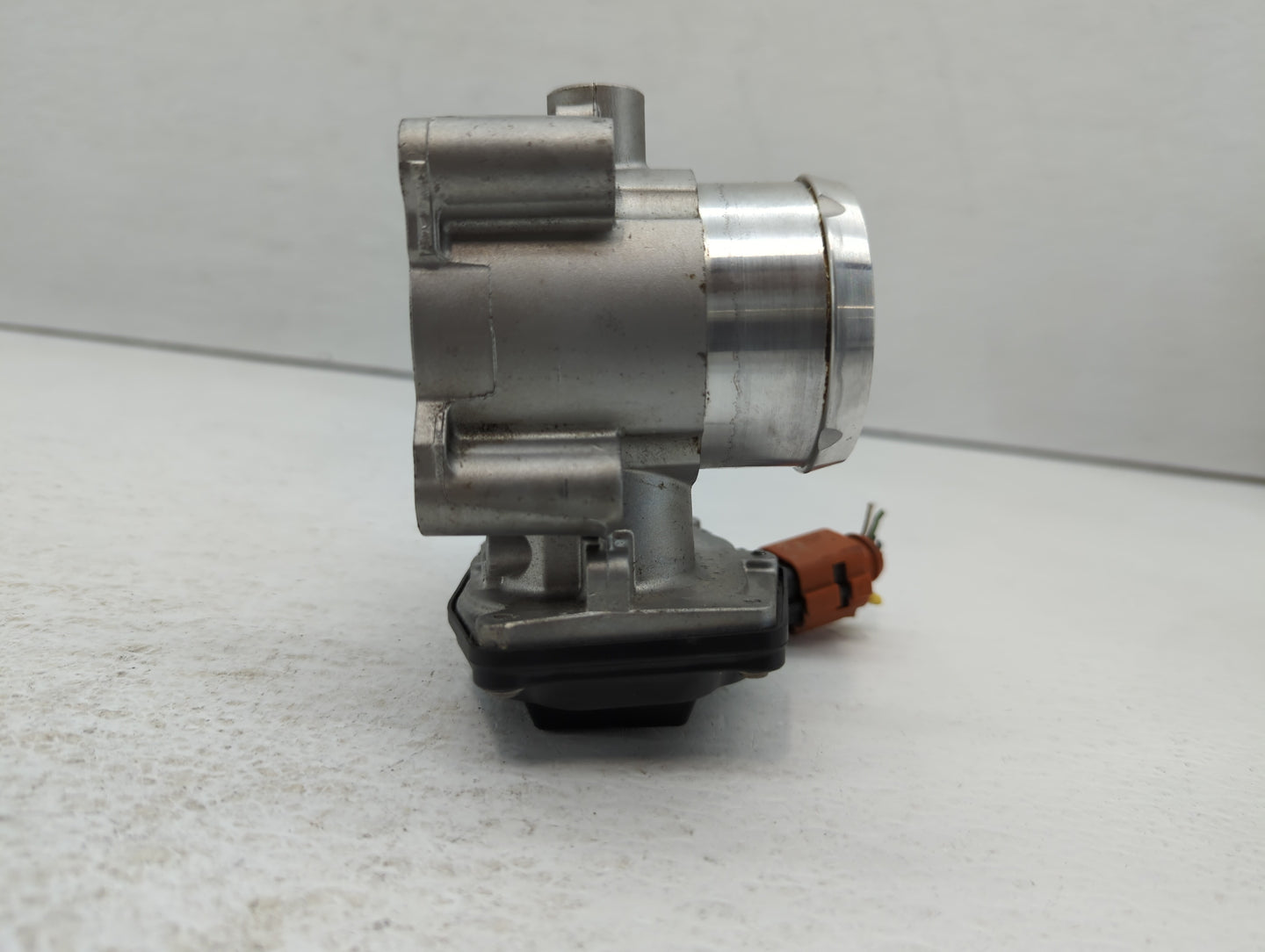 2017-2019 Ford Escape Throttle Body P/N:DS7G-9F991-BB Fits Fits 2014 2015 2016 2017 2018 2019 2020 OEM Used Auto Parts - Oem