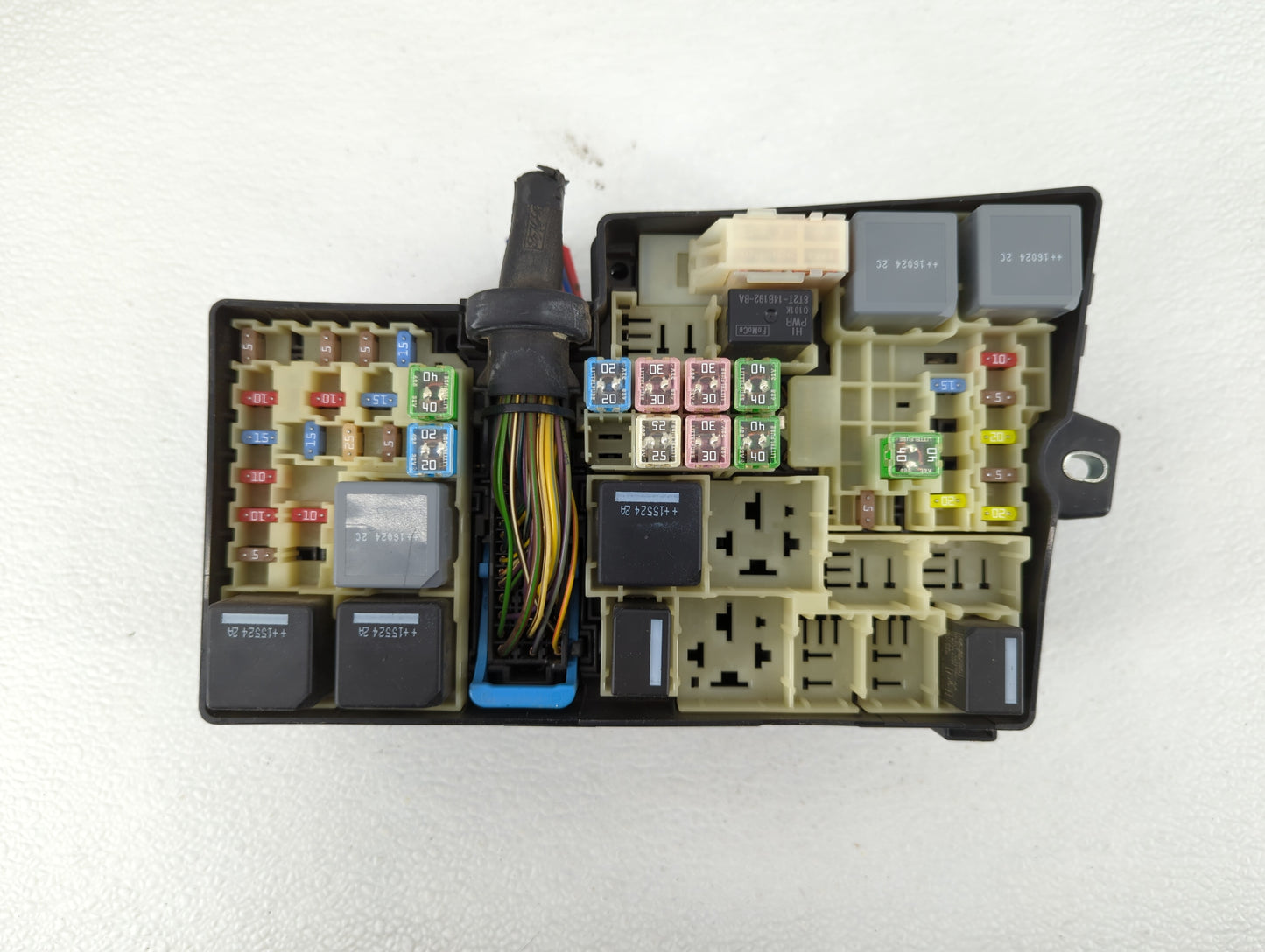 2017 Ford Escape Fusebox Fuse Box Panel Relay Module P/N:AV6T-14A067-AD AV6T-14A142-AB Fits OEM Used Auto Parts - Oemusedaut