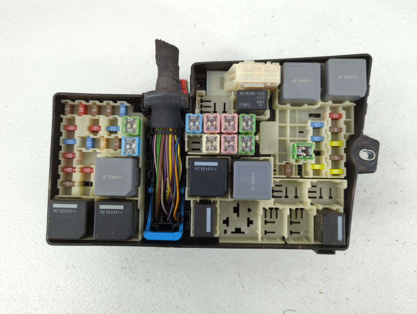 2017 Ford Escape Fusebox Fuse Box Panel Relay Module P/N:AV6T-14A142-AB AV6T-14A067-AD Fits OEM Used Auto Parts - Oemusedaut
