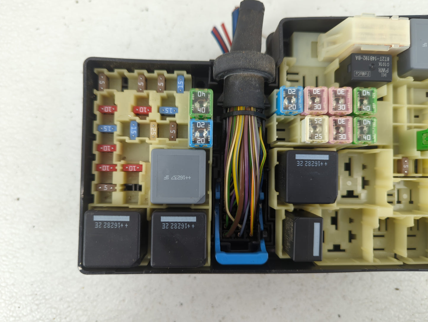 2017 Ford Escape Fusebox Fuse Box Panel Relay Module P/N:AV6T-14A067-AD AV6T-14A142-AB Fits OEM Used Auto Parts - Oemusedaut