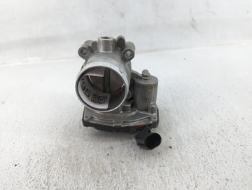 2017-2019 Ford Escape Throttle Body P/N:DS7G-9F991-BB Fits Fits 2014 2015 2016 2017 2018 2019 2020 OEM Used Auto Parts - Oem