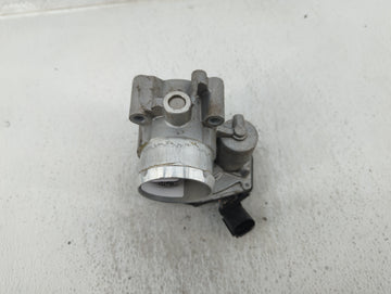 2017-2019 Ford Escape Throttle Body P/N:DS7G-9F991-BB Fits Fits 2014 2015 2016 2017 2018 2019 2020 OEM Used Auto Parts