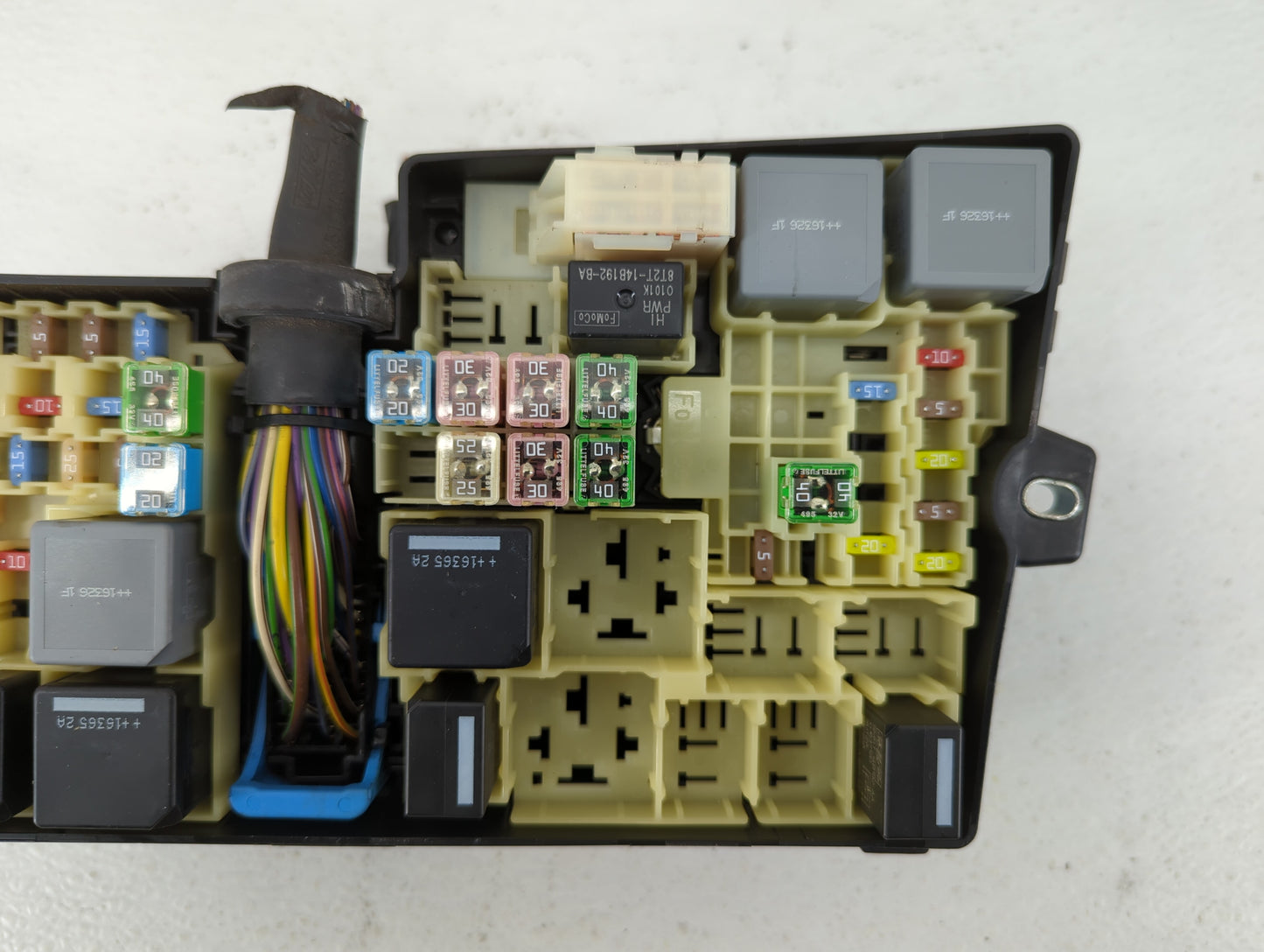 2017 Ford Escape Fusebox Fuse Box Panel Relay Module P/N:AV6T-14A067-AD AV6T-14A142-AB Fits OEM Used Auto Parts - Oemusedaut