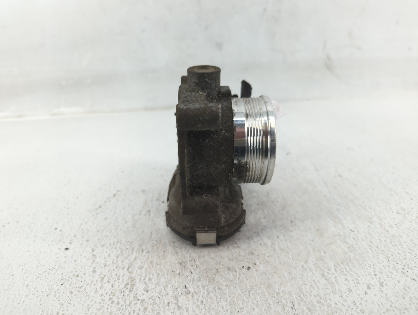 2017-2019 Ford Escape Throttle Body P/N:DS7E-9F991-BB Fits Fits 2014 2015 2016 2017 2018 2019 2020 2021 2022 OEM Used Auto P