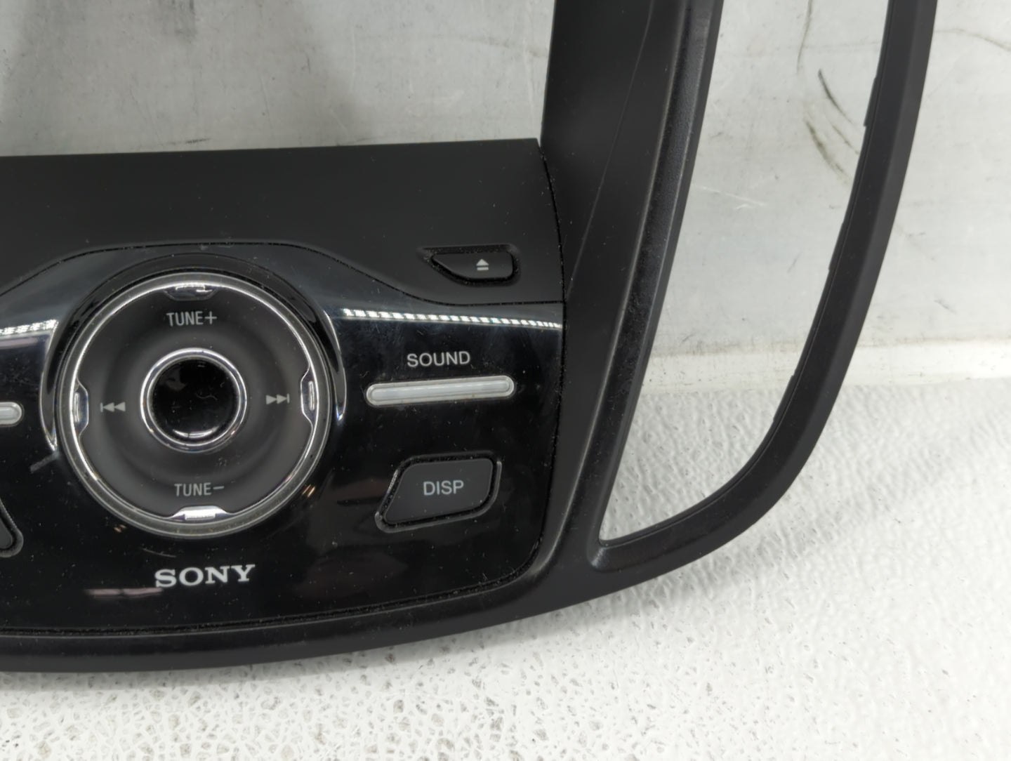2017-2019 Ford Escape Radio AM FM Cd Player Receiver Replacement P/N:CJ54 18835 EE Fits Fits 2017 2018 2019 OEM Used Auto Pa