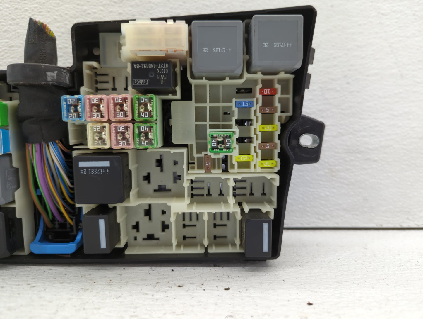 2017 Ford Escape Fusebox Fuse Box Panel Relay Module P/N:AV6T-14A142-AB AV6T-14A067-AD, AV6T-14A057-AD Fits OEM Used Auto Pa