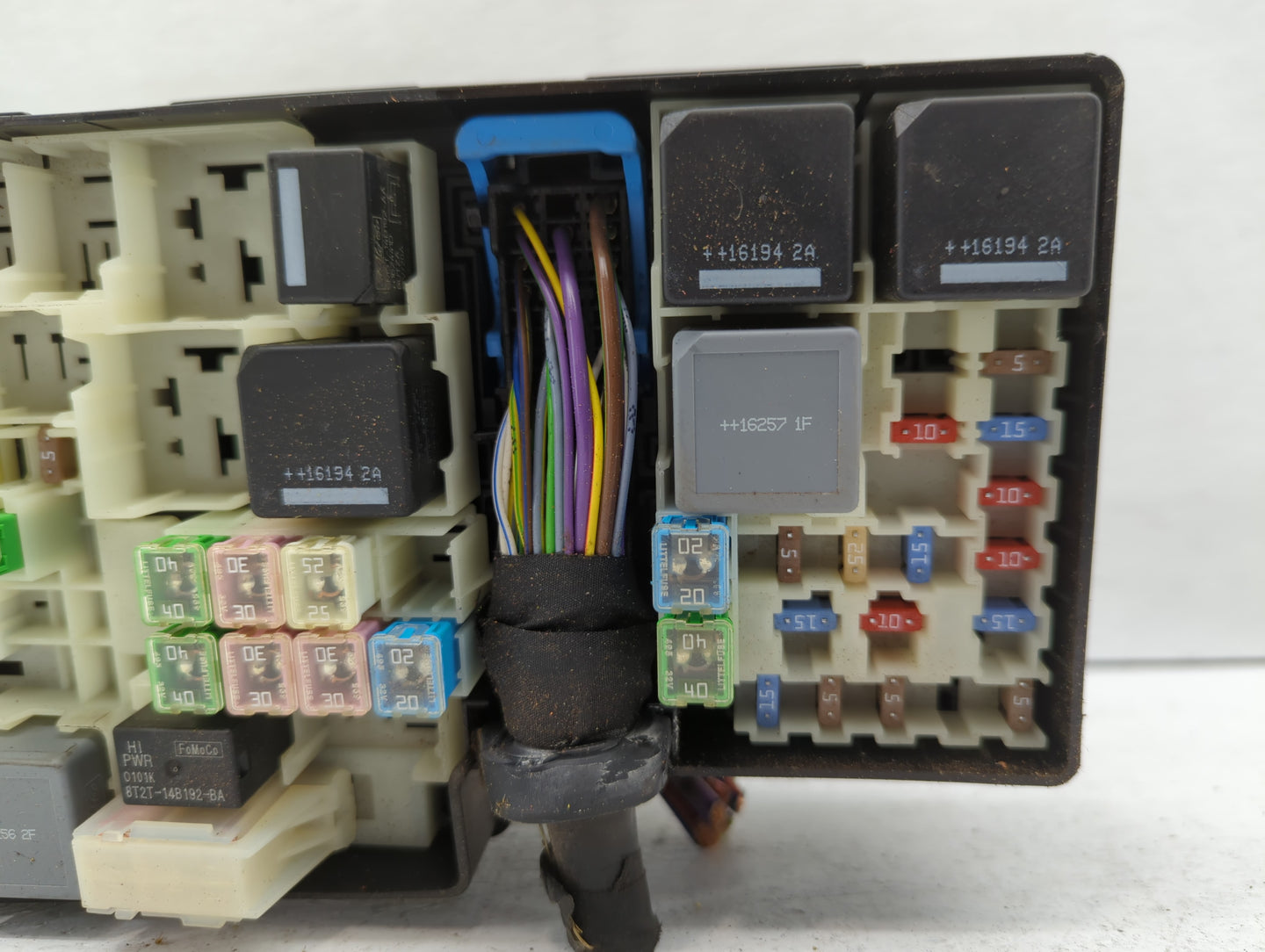 2017 Ford Escape Fusebox Fuse Box Panel Relay Module P/N:AV6T-14A142-AB AV6T-14A067-AD, AV6T-14A057-AD Fits OEM Used Auto Pa