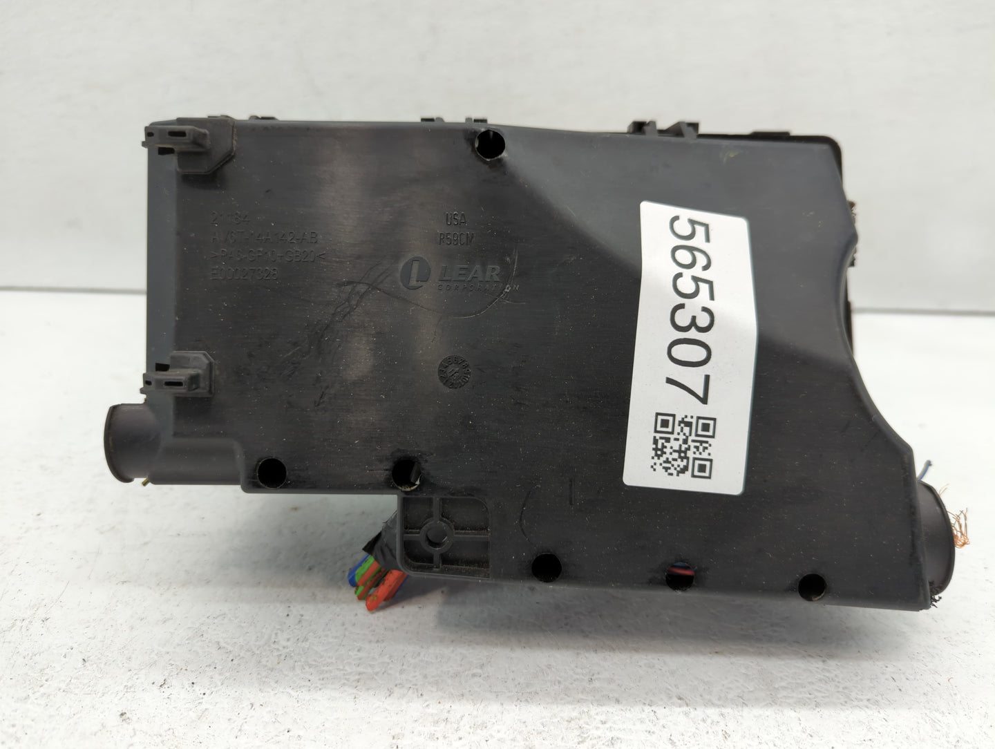 2017 Ford Escape Fusebox Fuse Box Panel Relay Module P/N:AV6T-14A142-AB AV6T-14A067-AD, AV6T-14A057-AD Fits OEM Used Auto Pa