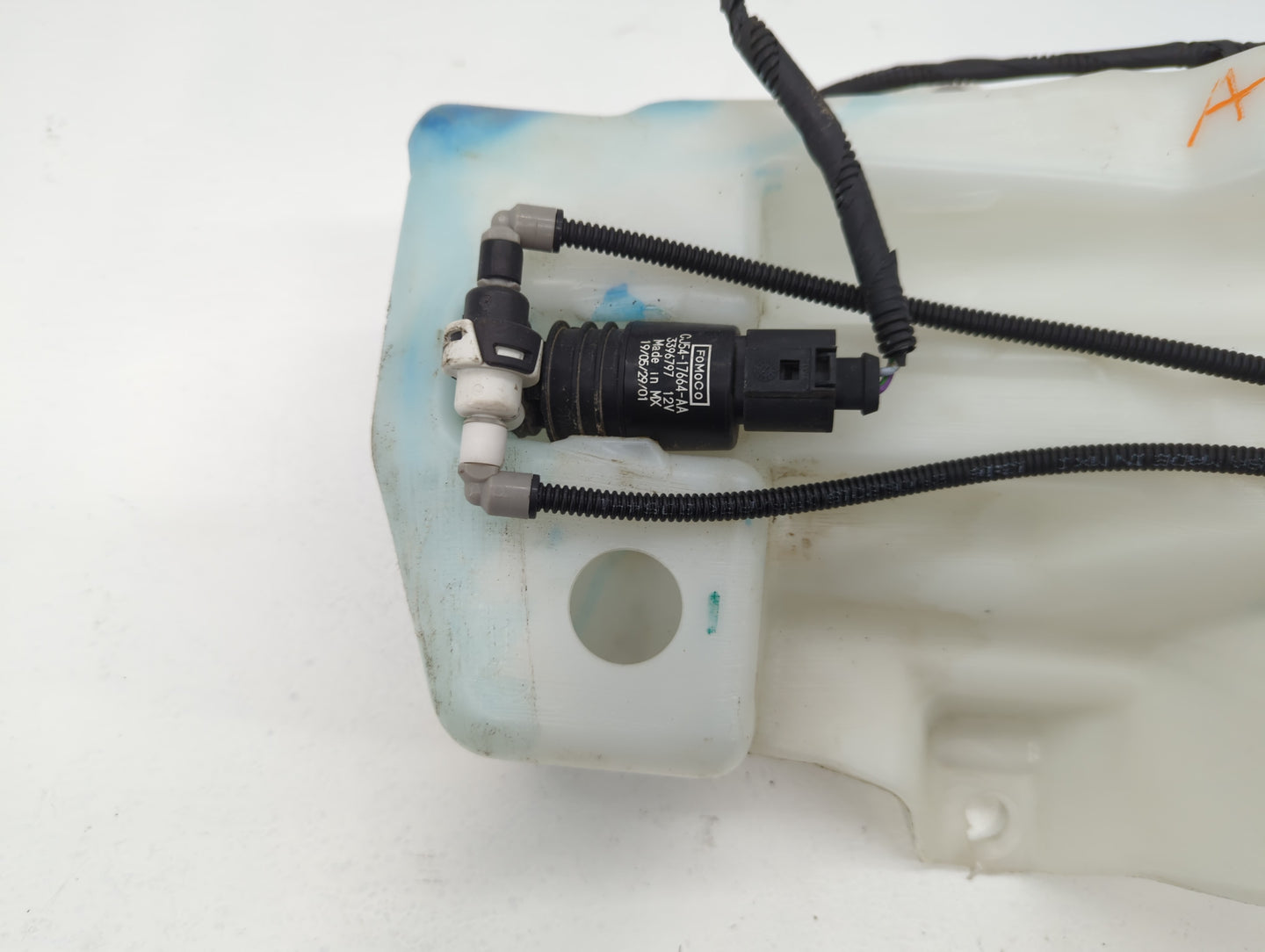 2015-2019 Ford Escape Windshield Washer Fluid Reservoir Bottle Oem - Oemusedautoparts1.com