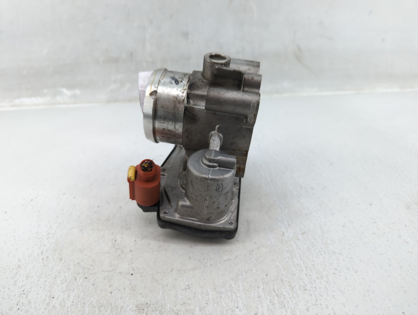 2017-2019 Ford Escape Throttle Body P/N:DS7G-9F991-BB Fits Fits 2014 2015 2016 2017 2018 2019 2020 OEM Used Auto Parts - Oem