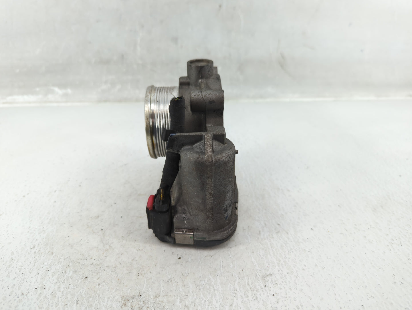 2017-2019 Ford Escape Throttle Body P/N:DS7E-9F991-BB Fits Fits 2014 2015 2016 2017 2018 2019 2020 2021 2022 OEM Used Auto P