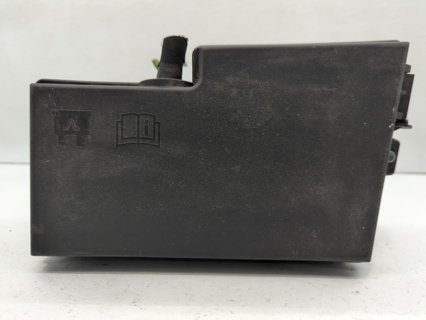 2017 Ford Escape Fusebox Fuse Box Panel Relay Module P/N:AV6T-14A142-AB Fits OEM Used Auto Parts - Oemusedautoparts1.com