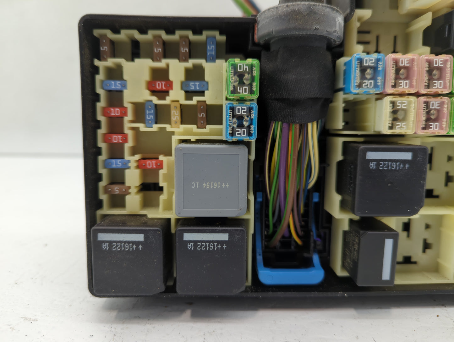 2017 Ford Escape Fusebox Fuse Box Panel Relay Module P/N:AV6T-14A142-AB Fits OEM Used Auto Parts - Oemusedautoparts1.com