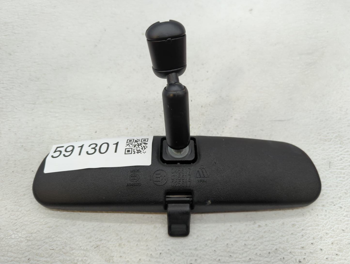 2017-2019 Ford Escape Interior Rear View Mirror Replacement OEM P/N:E11015617 Fits Fits 2015 2016 2017 2018 2019 OEM Used Au