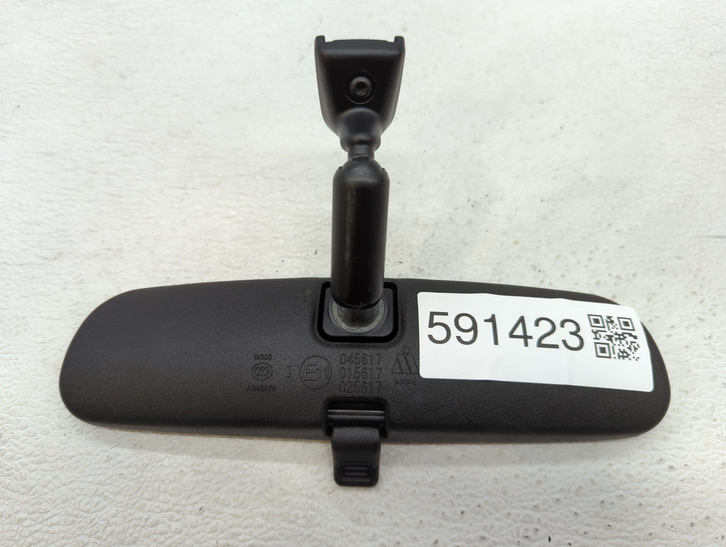 2017-2019 Ford Escape Interior Rear View Mirror Replacement OEM P/N:E11015617 Fits Fits 2015 2016 2017 2018 2019 OEM Used Au