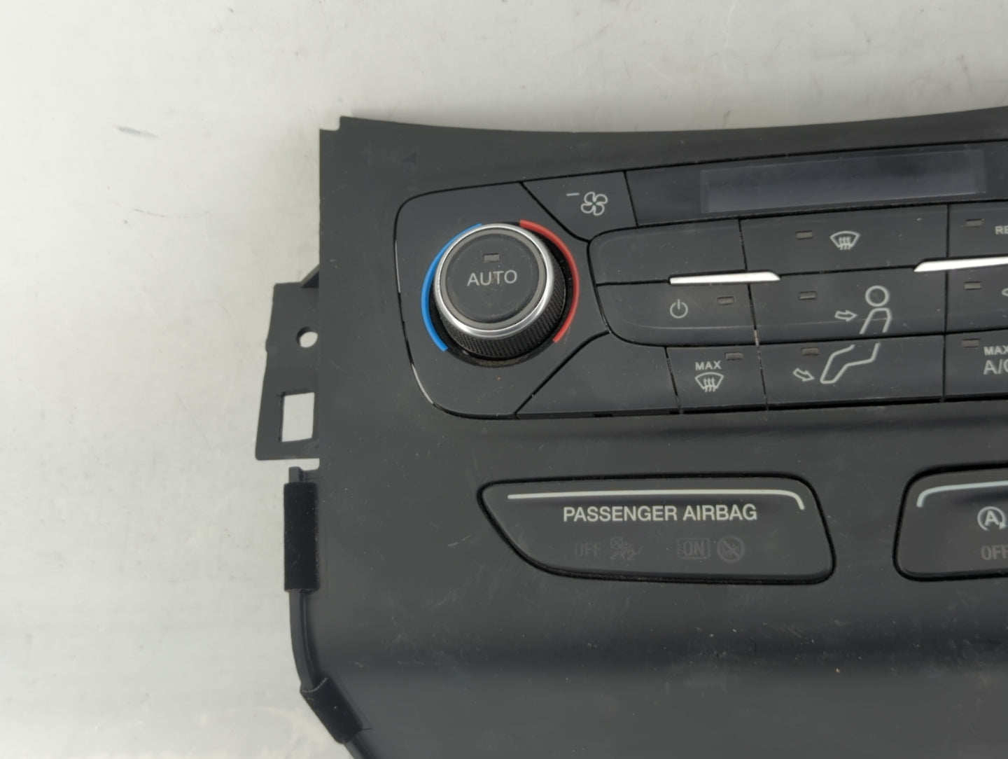 2017 Ford Escape Climate Control Module Temperature AC/Heater Replacement P/N:GJ5T-18C612-AE Fits OEM Used Auto Parts - Oemu