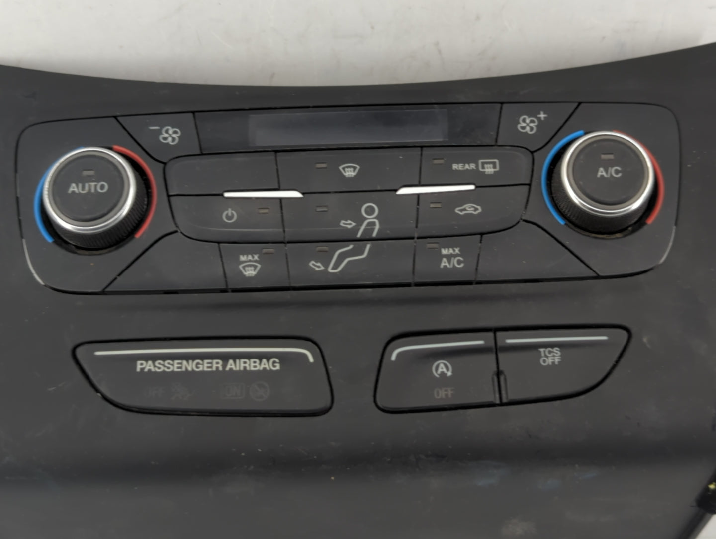 2017 Ford Escape Climate Control Module Temperature AC/Heater Replacement P/N:GJ5T-18C612-AE Fits OEM Used Auto Parts - Oemu