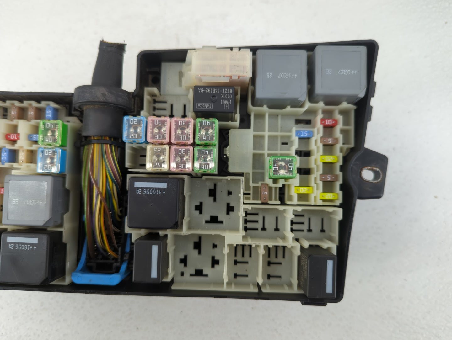 2017 Ford Escape Fusebox Fuse Box Panel Relay Module P/N:AV6T-14A067-AD Fits OEM Used Auto Parts - Oemusedautoparts1.com