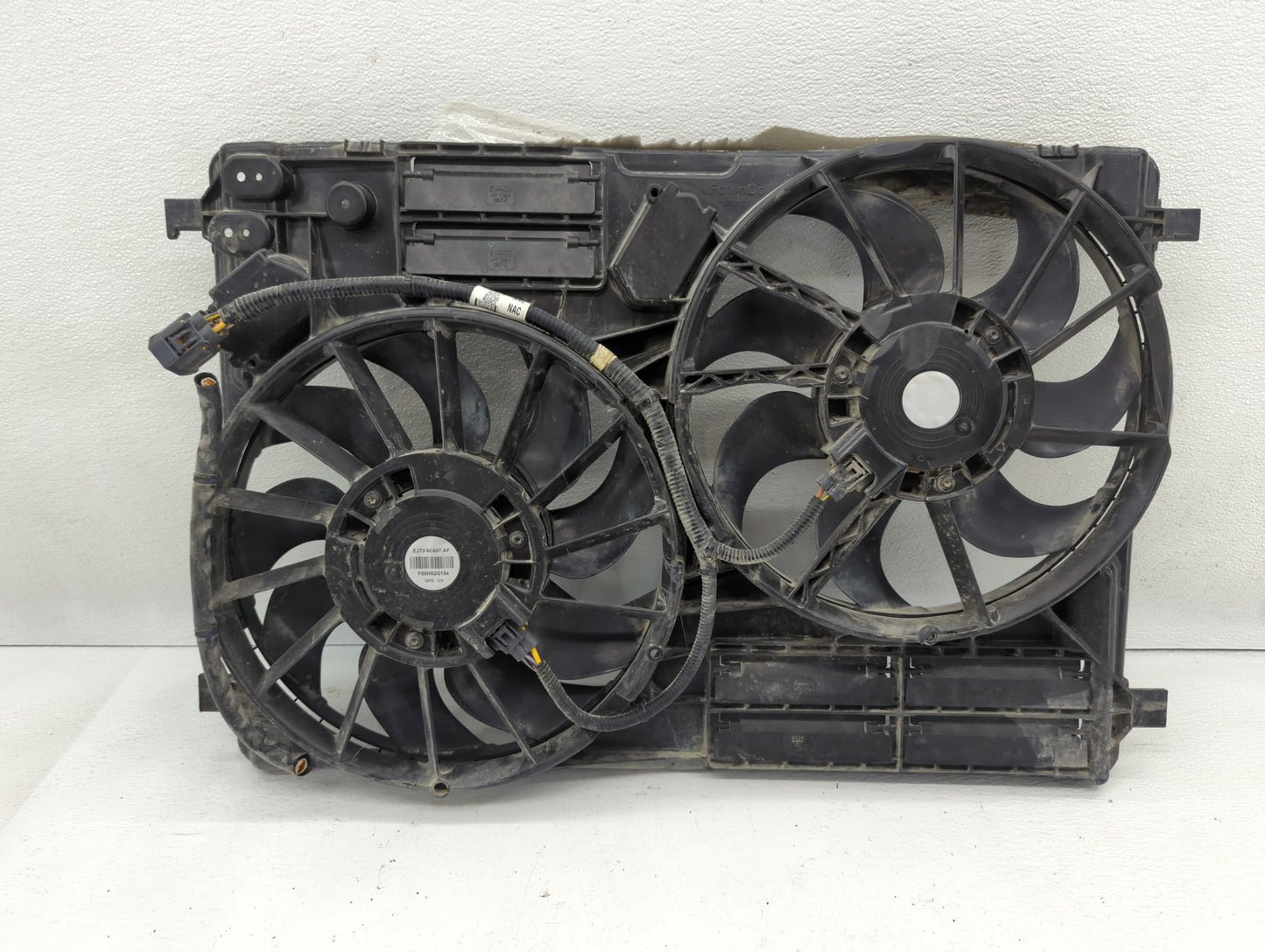 2017-2019 Ford Escape Left Radiator Fan Motor Assembly - Oemusedautoparts1.com