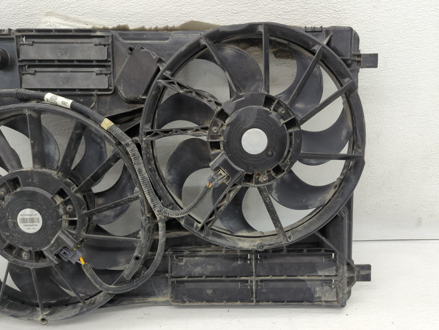 2017-2019 Ford Escape Left Radiator Fan Motor Assembly - Oemusedautoparts1.com