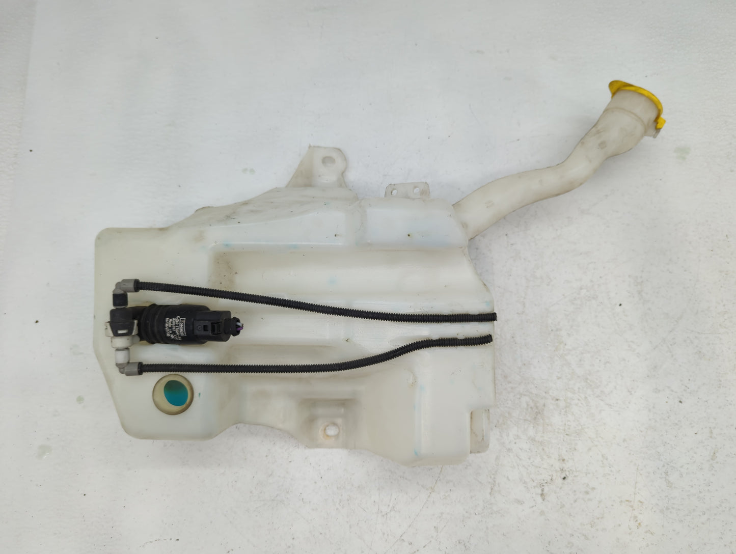 2015-2019 Ford Escape Windshield Washer Fluid Reservoir Bottle Oem - Oemusedautoparts1.com
