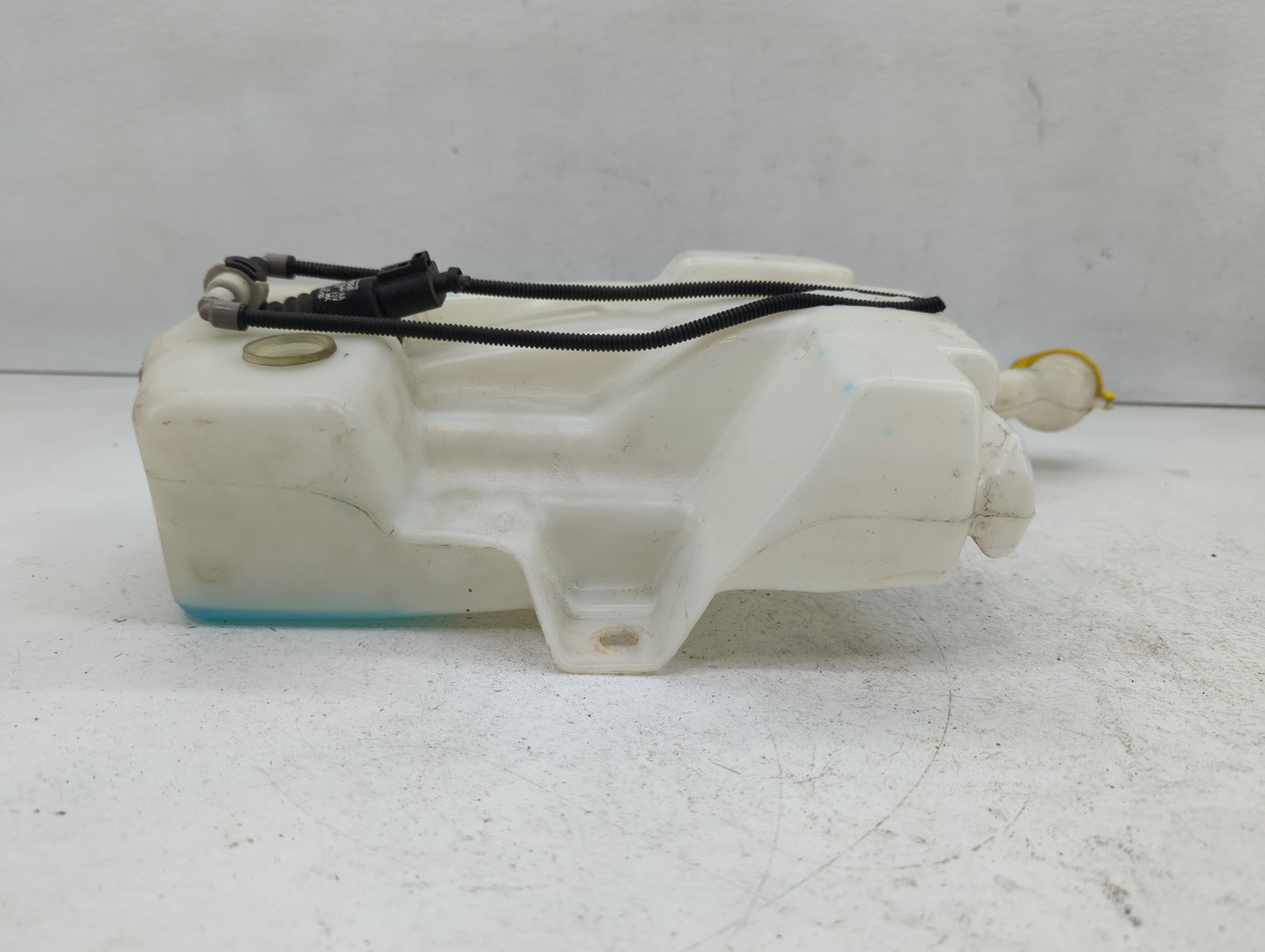 2015-2019 Ford Escape Windshield Washer Fluid Reservoir Bottle Oem - Oemusedautoparts1.com