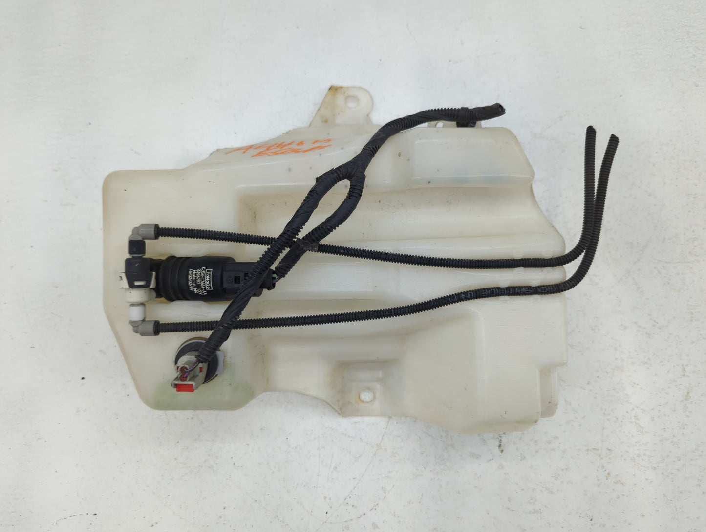 2015-2019 Ford Escape Windshield Washer Fluid Reservoir Bottle Oem - Oemusedautoparts1.com