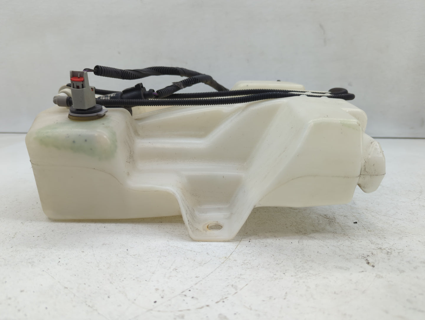 2015-2019 Ford Escape Windshield Washer Fluid Reservoir Bottle Oem - Oemusedautoparts1.com