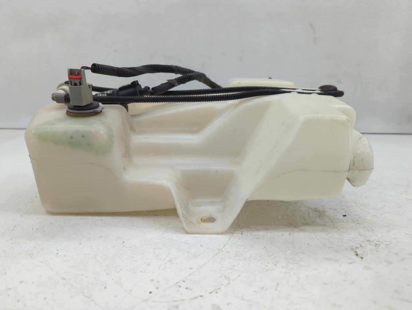 2015-2019 Ford Escape Windshield Washer Fluid Reservoir Bottle Oem - Oemusedautoparts1.com