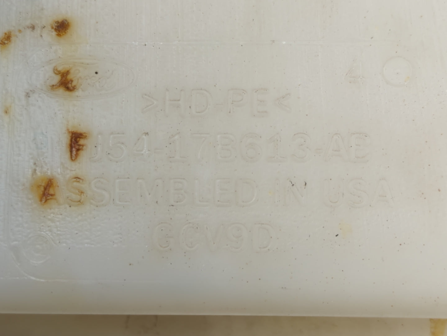 2015-2019 Ford Escape Windshield Washer Fluid Reservoir Bottle Oem - Oemusedautoparts1.com