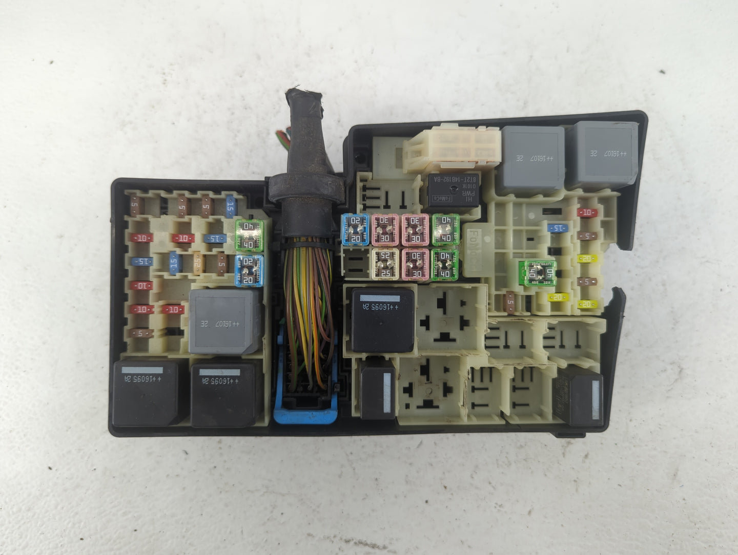 2017 Ford Escape Fusebox Fuse Box Panel Relay Module P/N:AV6T-14A142-AB Fits OEM Used Auto Parts - Oemusedautoparts1.com