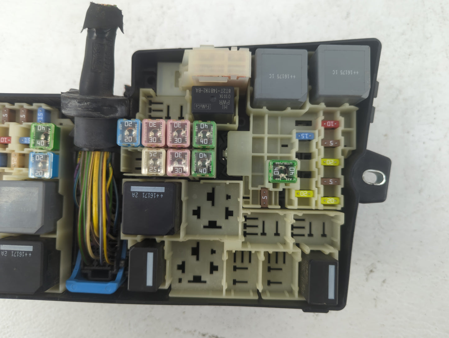 2017 Ford Escape Fusebox Fuse Box Panel Relay Module P/N:AV6T-14A0142-AB Fits OEM Used Auto Parts - Oemusedautoparts1.com