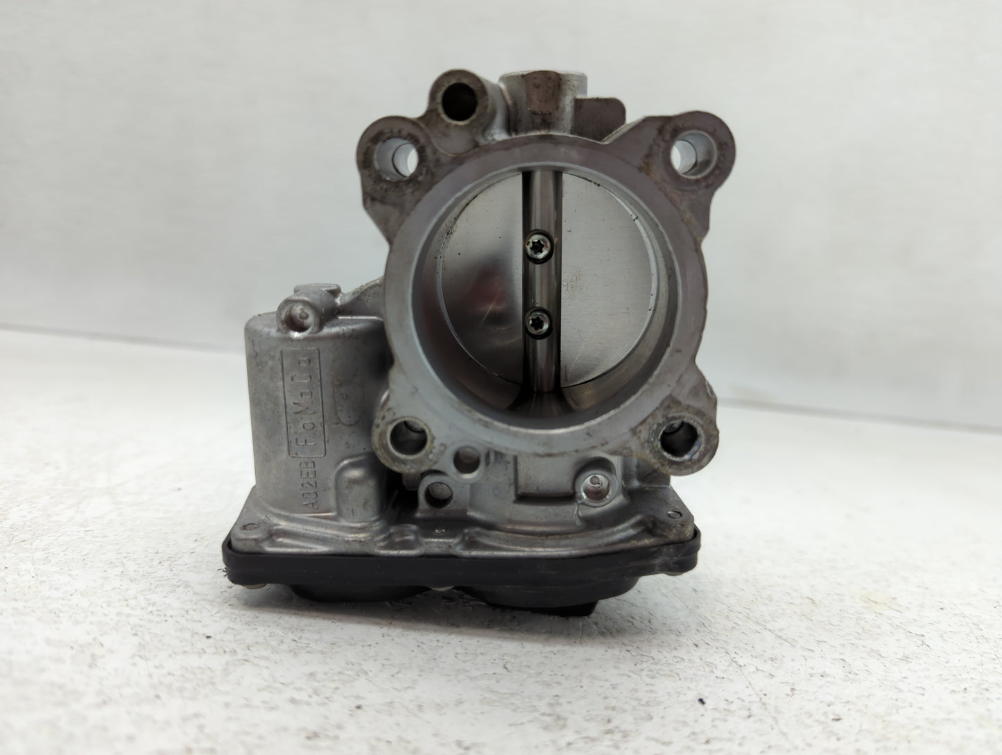 2017-2019 Ford Escape Throttle Body P/N:DS7G-9F991-BB B17 060 4521 Fits Fits 2014 2015 2016 2017 2018 2019 2020 OEM Used Aut