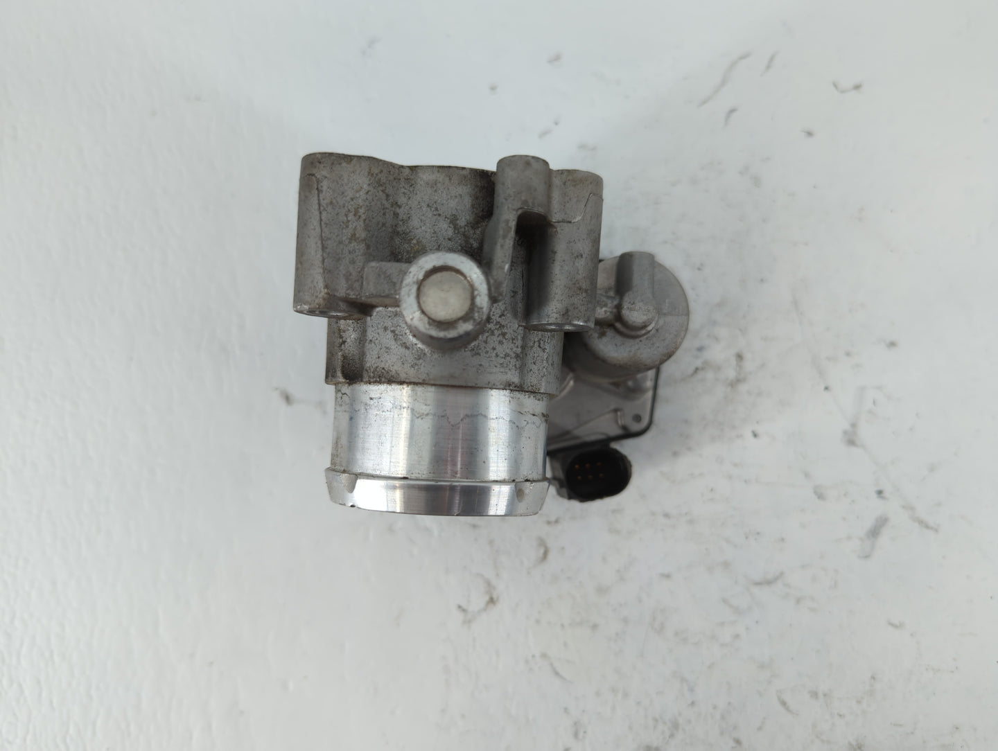 2017-2019 Ford Escape Throttle Body P/N:DS7G-9F991-BB B16 068 4061 Fits Fits 2014 2015 2016 2017 2018 2019 2020 OEM Used Aut