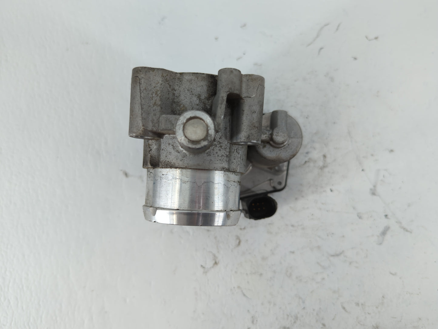 2017-2019 Ford Escape Throttle Body P/N:DS7G-9F991-BB B16 068 4061 Fits Fits 2014 2015 2016 2017 2018 2019 2020 OEM Used Aut