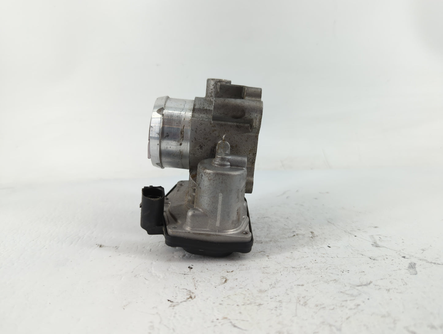 2017-2019 Ford Escape Throttle Body P/N:DS7G-9F991-BB B16 068 4061 Fits Fits 2014 2015 2016 2017 2018 2019 2020 OEM Used Aut