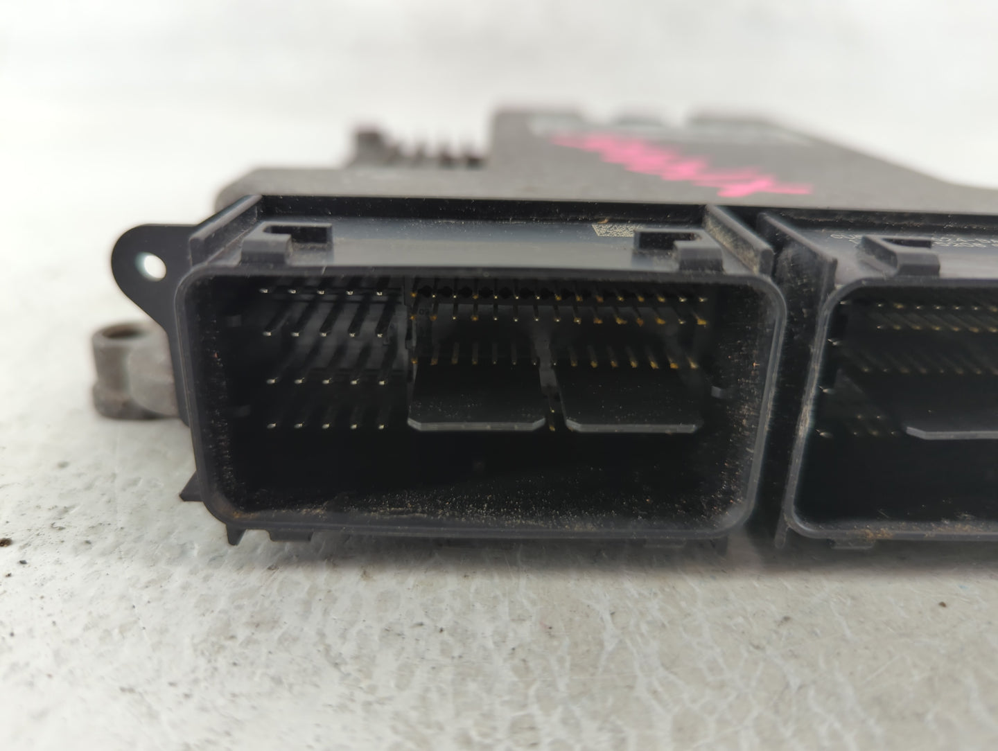 2017 Ford Escape PCM Engine Control Computer ECU ECM PCU OEM P/N:HJ5A-12A650-AAB Fits Fits 2018 2019 2020 OEM Used Auto Part
