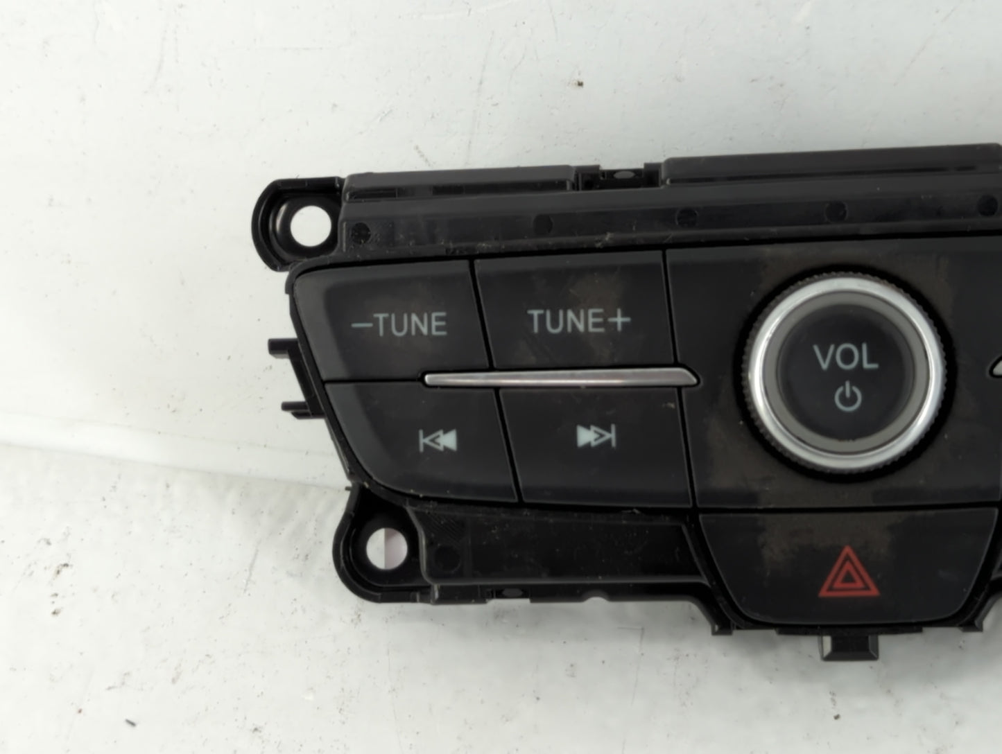 2017 Ford Escape Climate Control Module Temperature AC/Heater Replacement P/N:F1CT18K811HC 17013834-01 Fits OEM Used Auto Pa