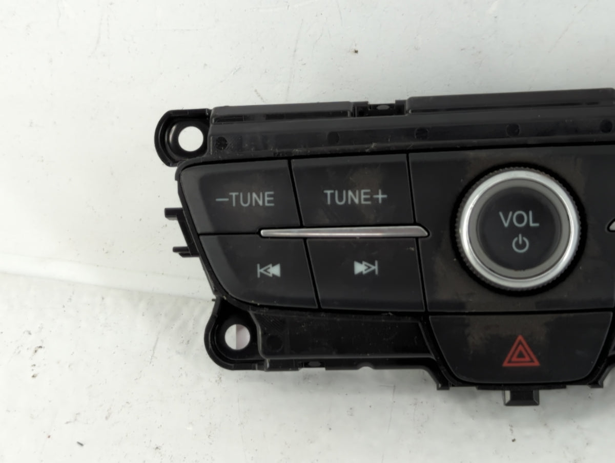 2017 Ford Escape Climate Control Module Temperature AC/Heater Replacement P/N:F1CT18K811HC 17013834-01 Fits Fits 2018 2019 O