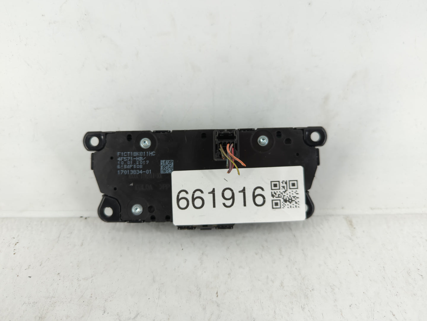 2017 Ford Escape Climate Control Module Temperature AC/Heater Replacement P/N:F1CT18K811HC 17013834-01 Fits OEM Used Auto Pa