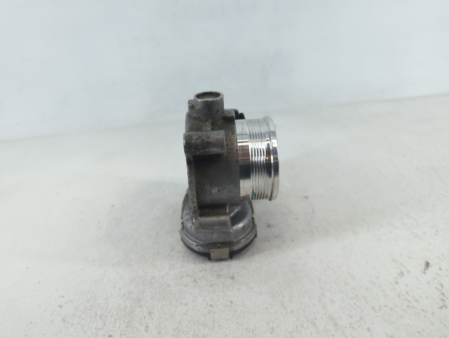2017-2019 Ford Escape Throttle Body P/N:DS7E-9F991-BB Fits Fits 2014 2015 2016 2017 2018 2019 2020 2021 2022 OEM Used Auto P