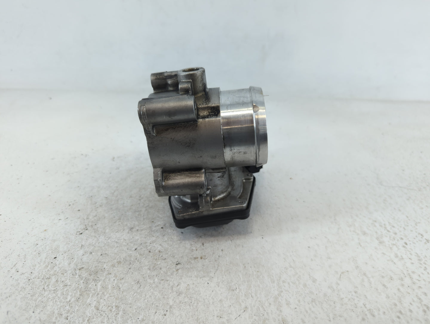 2017-2019 Ford Escape Throttle Body P/N:B17 025 5085 097G-9F991-BB Fits Fits 2014 2015 2016 2017 2018 2019 2020 OEM Used Aut