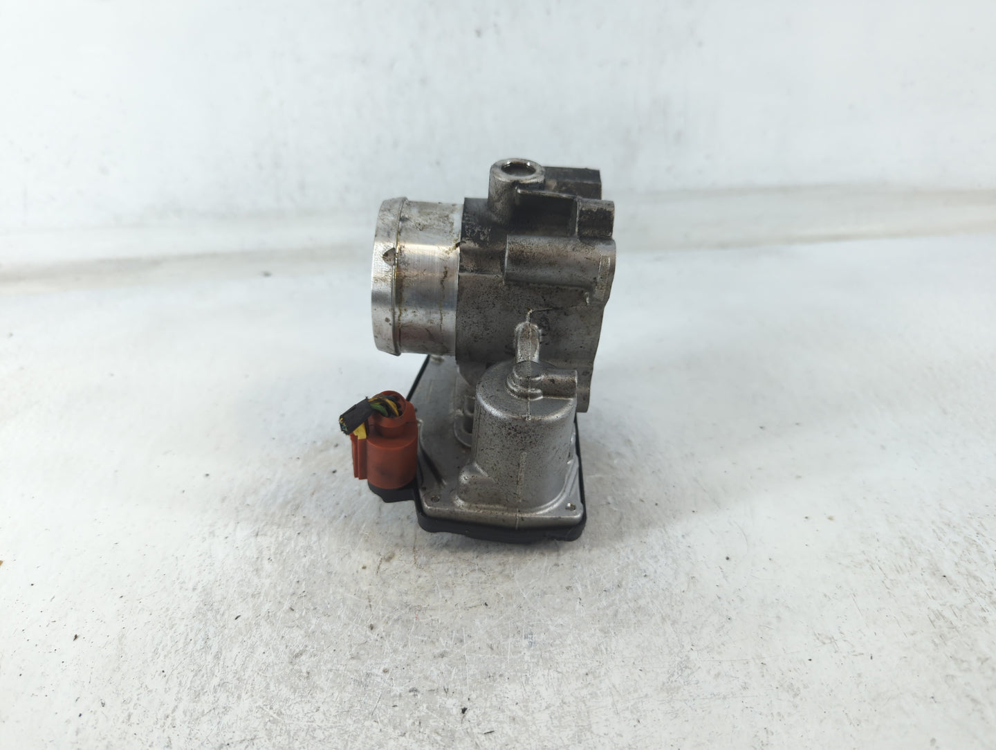 2017-2019 Ford Escape Throttle Body P/N:DS7G-9F991-BB Fits Fits 2014 2015 2016 2017 2018 2019 2020 OEM Used Auto Parts - Oem