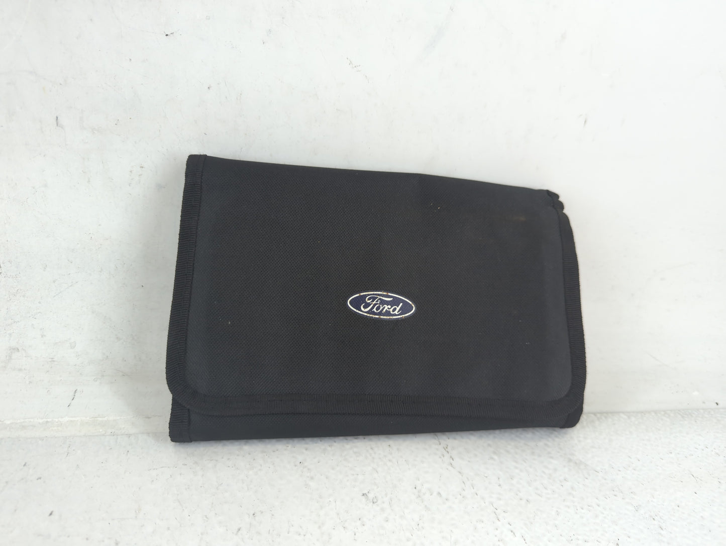 2017 Ford Escape Owners Manual Book Guide P/N:HJ5J 19A321 AC OEM Used Auto Parts - Oemusedautoparts1.com