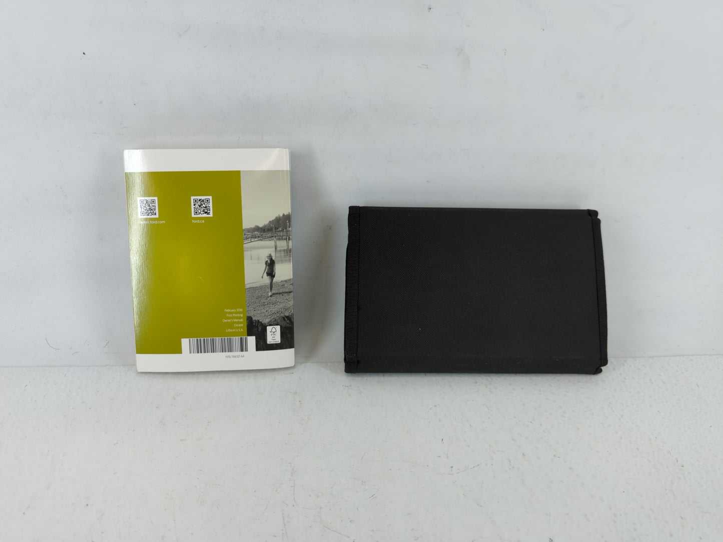 2017 Ford Escape Owners Manual Book Guide P/N:HJ5J 19A321 AA OEM Used Auto Parts - Oemusedautoparts1.com