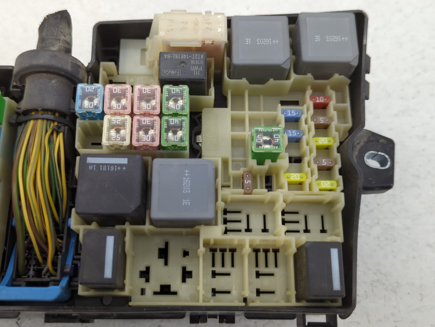 2017 Ford Escape Fusebox Fuse Box Panel Relay Module P/N:AV6T-14A067-AD E02345500 Fits OEM Used Auto Parts - Oemusedautopart