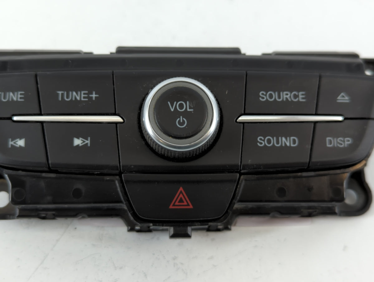 Ford Escape Am Fm Cd Player Radio Receiver 738801 - Oemusedautoparts1.com