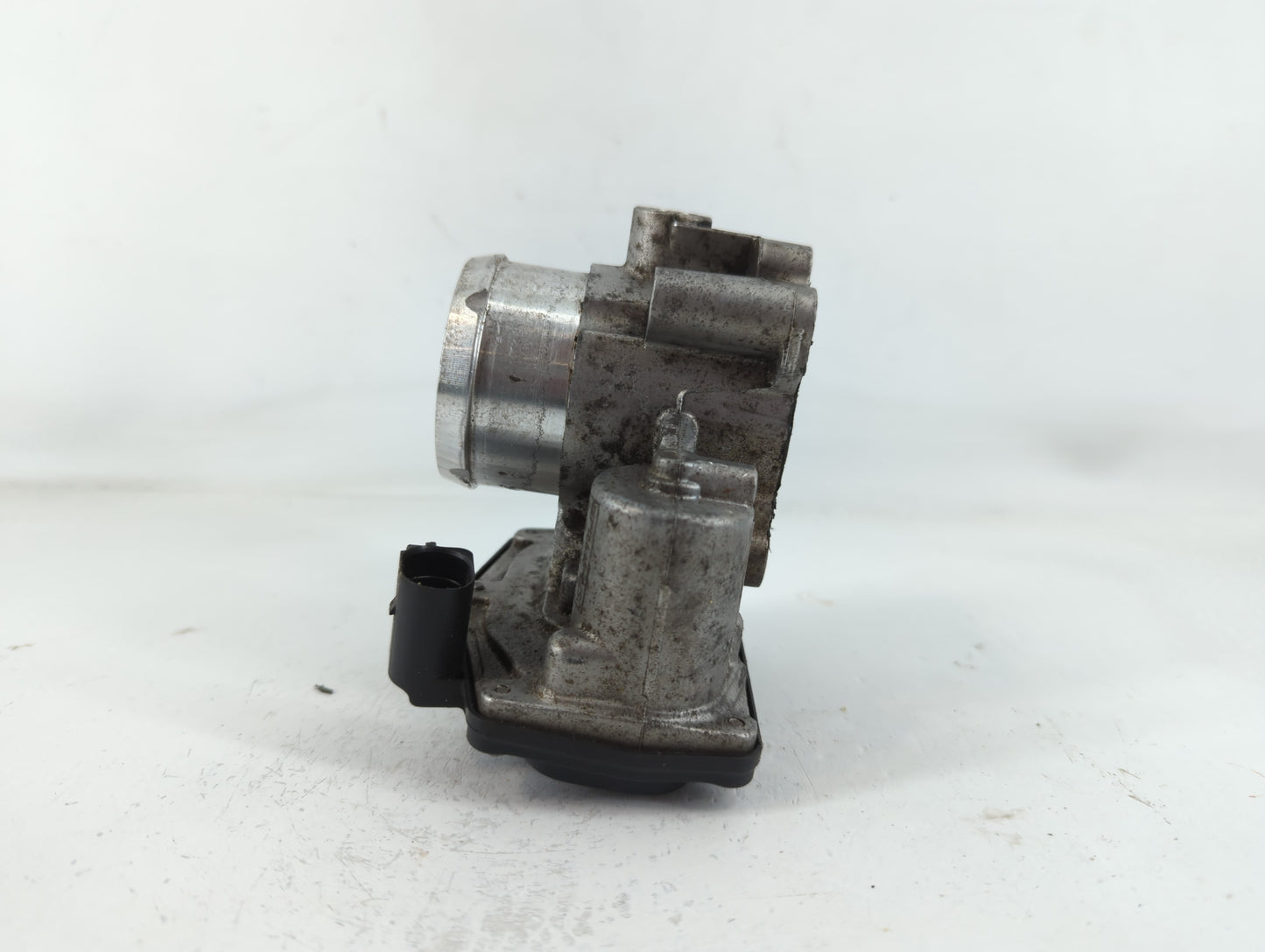2017-2019 Ford Escape Throttle Body P/N:B16 209 5232 DS7G-9F991-BB Fits Fits 2014 2015 2016 2017 2018 2019 2020 OEM Used Aut