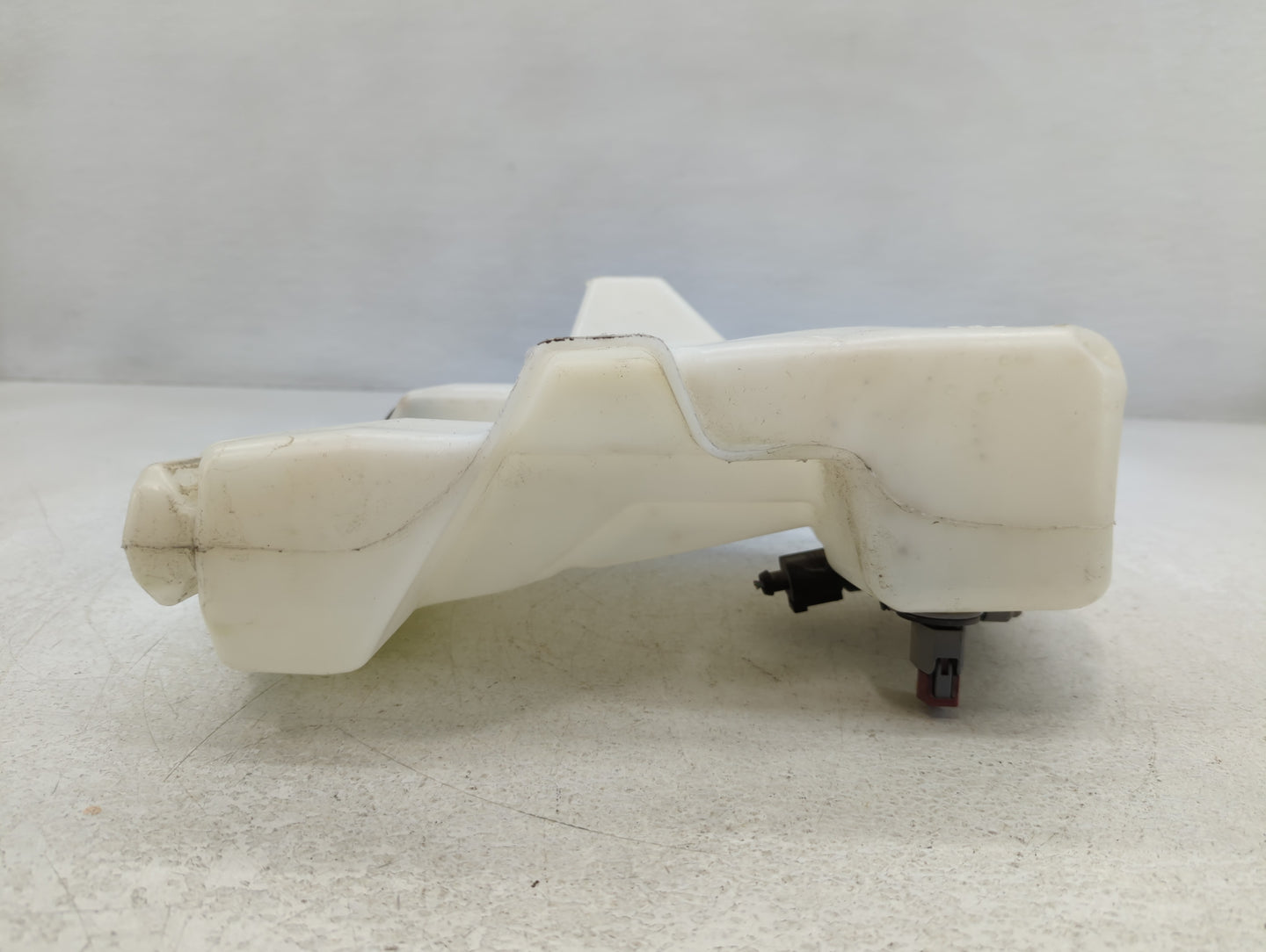 2015-2019 Ford Escape Windshield Washer Fluid Reservoir Bottle Oem - Oemusedautoparts1.com